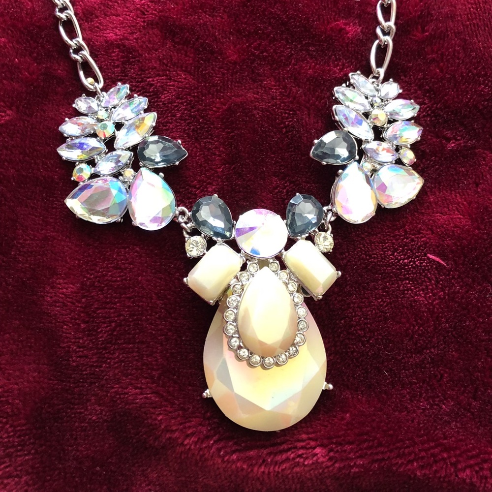 Statement necklace - Picture 2 of 3